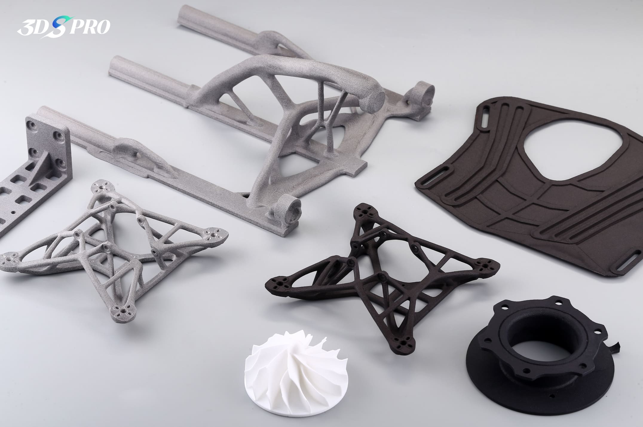 SLS-3D-gedruckte Teile bei 3DSPRO SLS 3D-printed Parts at 3DSPRO