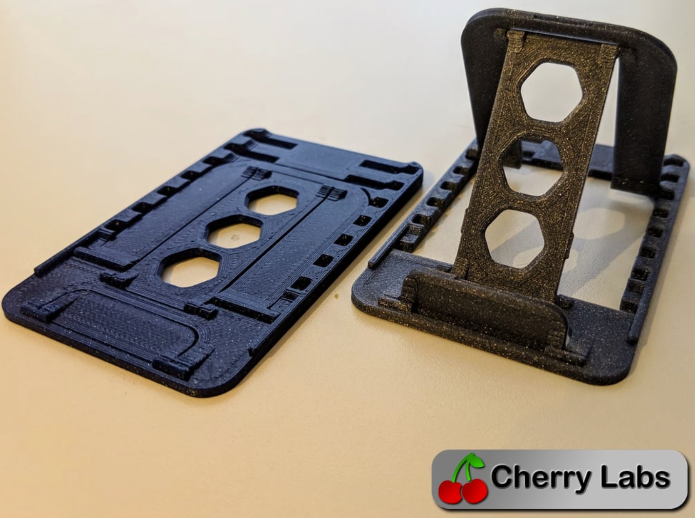 Handy- oder Tablet-Ständer zum Selbstbedrucken Print-in-Place Phone or Tablet Stand