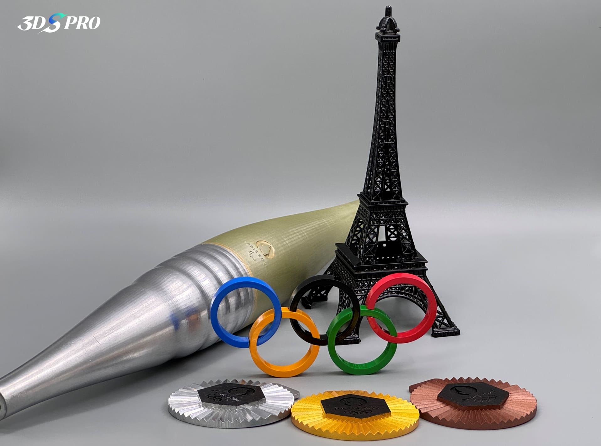3D-gedruckte Nachbildung der Olympischen Spiele in Paris 3d printed paris olympics replica